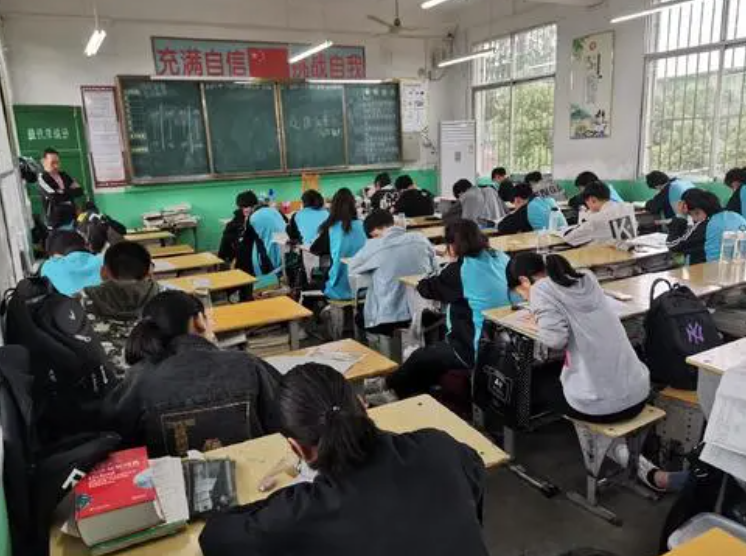 信號屏蔽器,高考場信號屏蔽器,手機信號屏蔽器,學校信號屏蔽器,手機信號屏蔽器能屏蔽wifi信號嗎,信號屏蔽器能屏蔽wifi嗎,考場信號屏蔽器多少錢,考場信號屏蔽器范圍,考場信號屏蔽器原理,考場信號屏a蔽器能屏蔽wifi嗎,考場信號屏蔽器對5g有用嗎