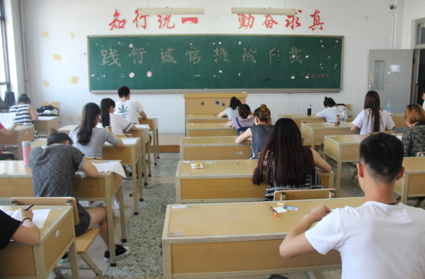 考場(chǎng)信號(hào)屏蔽器